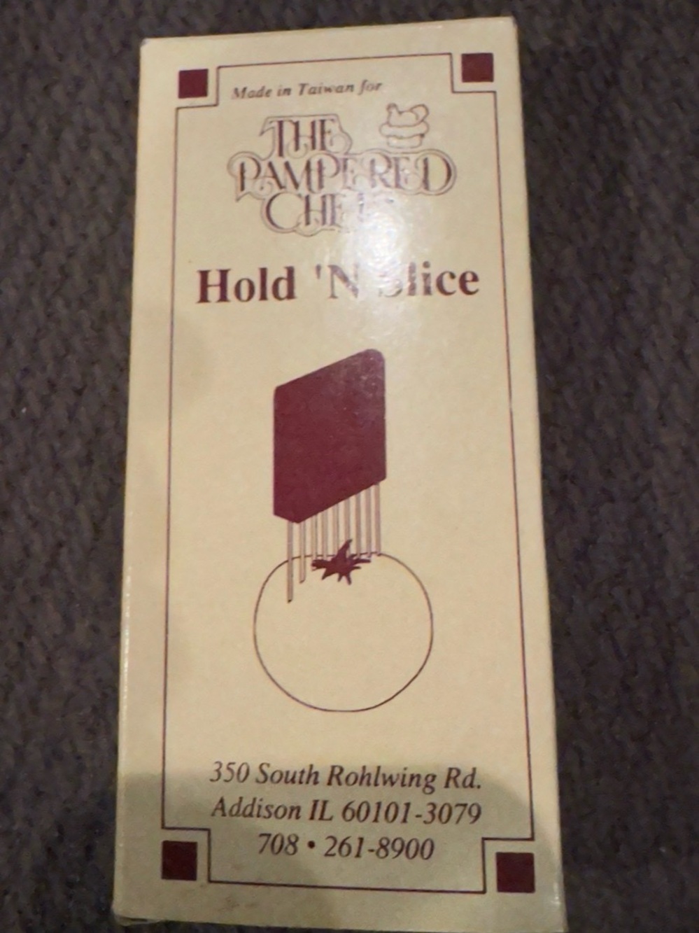 The Pampered Chef Hold 'N Slice - Cream and Burgundy Accent
